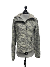 Load image into Gallery viewer, Women’s Bench Long Sleeve Jacket, XS
