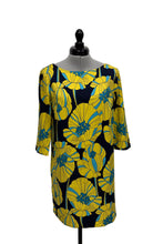 Load image into Gallery viewer, Women’s Zara Short Sleeve Dress, Small
