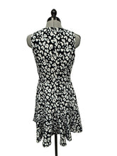 Load image into Gallery viewer, Women’s Banana Republic Sleeveless Dress, 2
