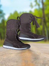 Load image into Gallery viewer, Women’s Puma High Tops, Size 5.5
