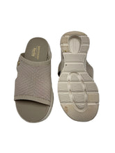 Load image into Gallery viewer, Women’s Martha Stewart Sketchers, US 7
