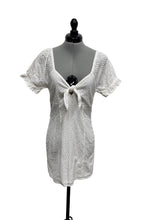 Load image into Gallery viewer, Women’s Petites Short Sleeve Dress, 6
