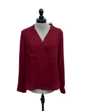 Load image into Gallery viewer, Women’s Nine West Long Sleeve Blouse, Medium
