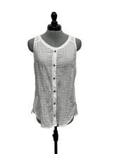 Load image into Gallery viewer, Women’s Columbia Sleeveless Blouse, Small
