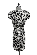 Load image into Gallery viewer, Women’s Suzi Chin Sleeveless Dress, 10P
