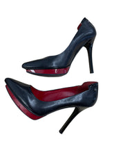 Load image into Gallery viewer, Women’s Guess Dress Shoes, Size 8M
