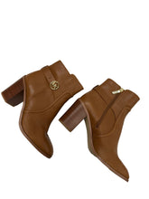 Load image into Gallery viewer, Women’s Michael Kors Leather Boots, 9.5
