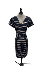 Load image into Gallery viewer, Women’s Banana Republic Short Sleeve Dress, 14
