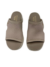 Load image into Gallery viewer, Women’s Martha Stewart Sketchers, US 7
