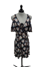 Load image into Gallery viewer, Women’s Angie Short Sleeve Dress, Small
