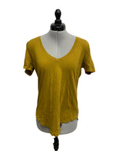 Load image into Gallery viewer, Women’s The Group Babaton Short Sleeve Top, Medium
