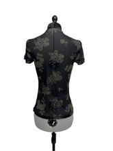 Load image into Gallery viewer, Women’s Tristan Short Sleeve Top, XSmall

