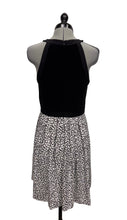 Load image into Gallery viewer, Women’s White House Black Market Sleeveless Dress, 4
