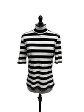 Load image into Gallery viewer, Women’s Vince Camuto Short Sleeve Top, Medium
