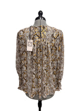 Load image into Gallery viewer, Women’s THML Long Sleeve Blouse, Medium
