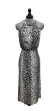 Load image into Gallery viewer, Women’s Banana Republic Sleeveless Dress, Size 0
