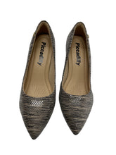 Load image into Gallery viewer, Women’s Picadilly Dress Shoes, Size 5
