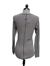 Load image into Gallery viewer, Women’s Lululemon Long Sleeve Top, Size 6
