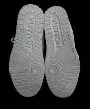 Load image into Gallery viewer, Men’s Louis Vuitton Sneakers, 9
