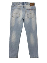 Load image into Gallery viewer, Men’s “Armani Jeans” Jeans, 32/32
