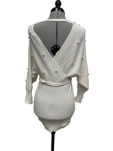 Load image into Gallery viewer, Women’s Chelsea Long Sleeve Sweater, Large
