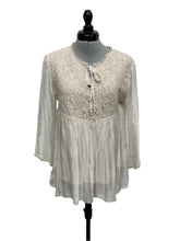 Load image into Gallery viewer, Women’s Bellambia Long Sleeve Blouse, Small
