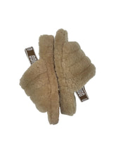 Load image into Gallery viewer, Women’s UGG Slippers, 9
