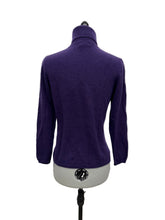 Load image into Gallery viewer, Women’s Charter Club Long Sleeve Sweater, Medium
