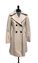 Load image into Gallery viewer, Women’s Guess Long Sleeve Jacket, Small
