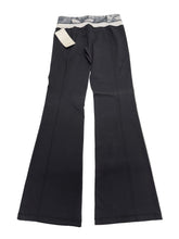 Load image into Gallery viewer, Women’s Lululemon Leggings, 8 Long

