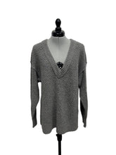 Load image into Gallery viewer, Women’s Aerie Long Sleeve Sweater, Medium
