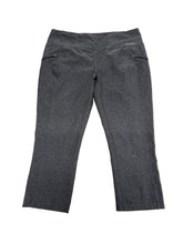 Load image into Gallery viewer, Women’s Eddie Bauer Capri Leggings, Large
