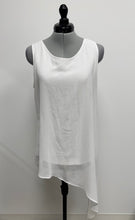 Load image into Gallery viewer, Women’s Saks Fifth Avenue Sleeveless Blouse, Medium
