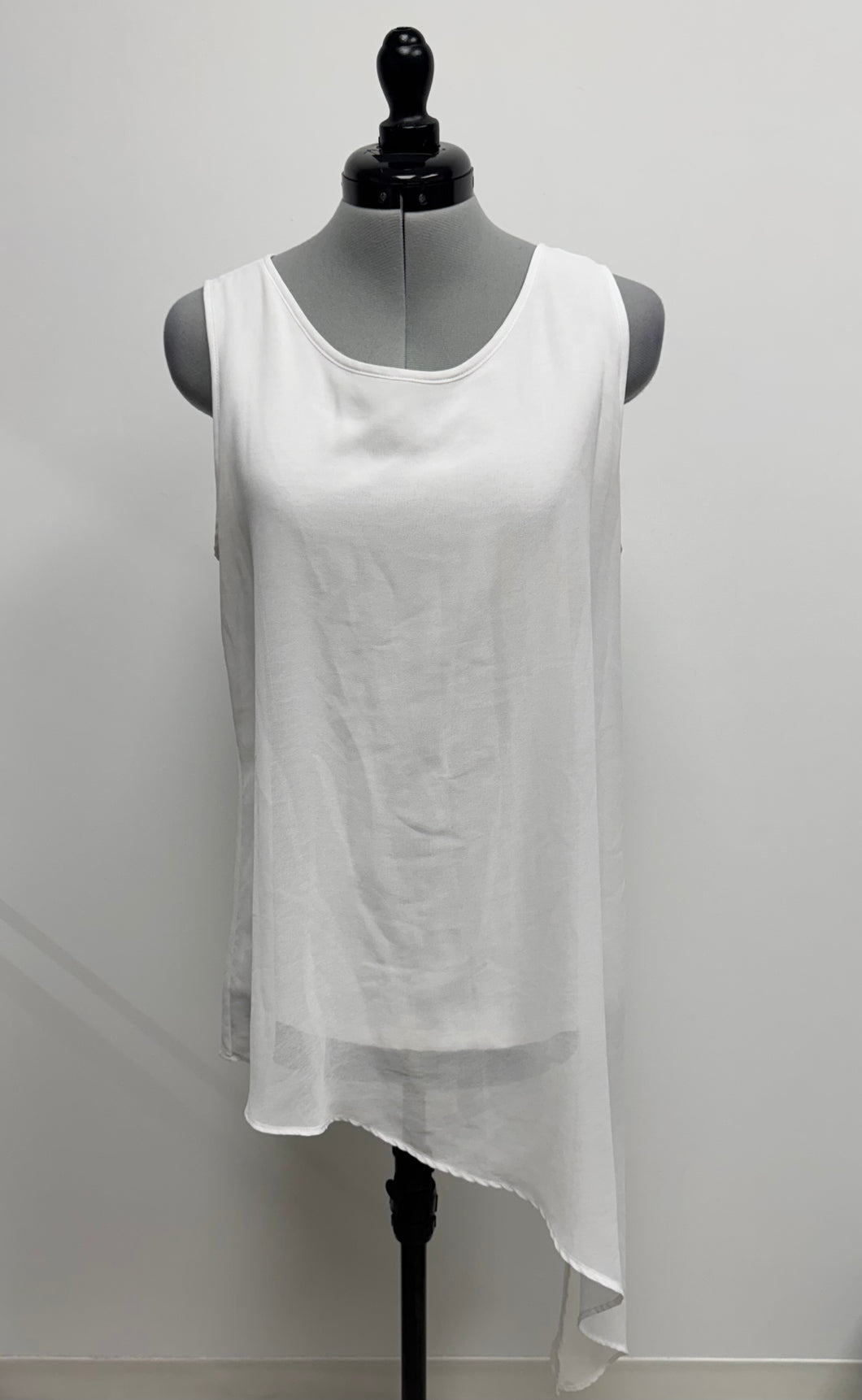 Women’s Saks Fifth Avenue Sleeveless Blouse, Medium