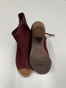Women’s Toms Sandals, 6