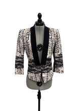 Load image into Gallery viewer, Women’s BCBG Maxazria Long Sleeve Blazzer, Small
