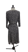 Load image into Gallery viewer, Women’s White House Black Market Long Sleeve Dress, Size 10
