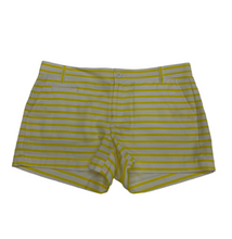Load image into Gallery viewer, Women’s Gap Shorts, 4
