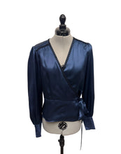 Load image into Gallery viewer, Women’s Sandra Augelozzi Long Sleeve Blouse, 40
