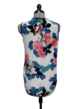 Load image into Gallery viewer, Women’s Vince Camuto Sleeveless Blouse, XS

