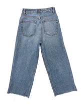Load image into Gallery viewer, Women’s TopShop Jeans 26 x 30
