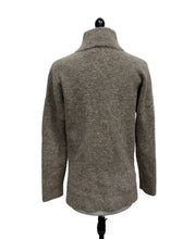 Load image into Gallery viewer, Women’s Abercrombie &amp; Fitch Long Sleeve Sweater, Extra Small
