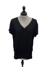 Load image into Gallery viewer, Women’s Cloth &amp; Stone Short Sleeve Top, Small
