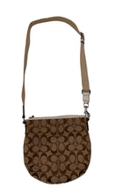 Load image into Gallery viewer, Women’s Coach Crossbody Bag
