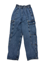 Load image into Gallery viewer, Women’s BDG Cargo Jeans, 26
