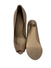 Load image into Gallery viewer, Women’s Guess Stiletto Shoes, 5
