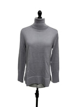 Load image into Gallery viewer, Women’s Banana Republic Long Sleeve Sweater, Small
