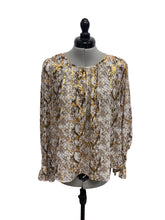 Load image into Gallery viewer, Women’s THML Long Sleeve Blouse, Medium
