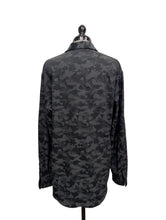Load image into Gallery viewer, Men’s Lululemon Long Sleeve Shirt, Extra Large
