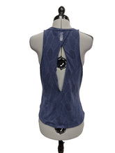 Load image into Gallery viewer, Women’s Under Armour Sleeveless Top, Small
